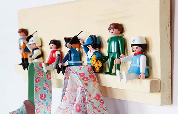 Cómo reciclar juguetes Playmobil perchero Playmobil