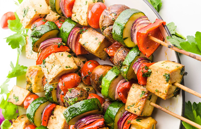 Kebab vegano a la barbacoa aperitivos veganos para barbacoas: Kebab vegano