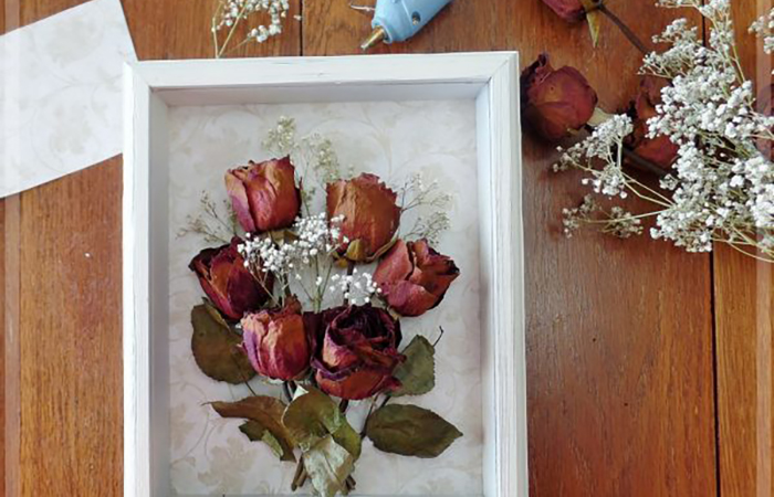 cómo hacer un cuadro de flores preservadas cuadro de flores preservadas: ramo de rosas rojas