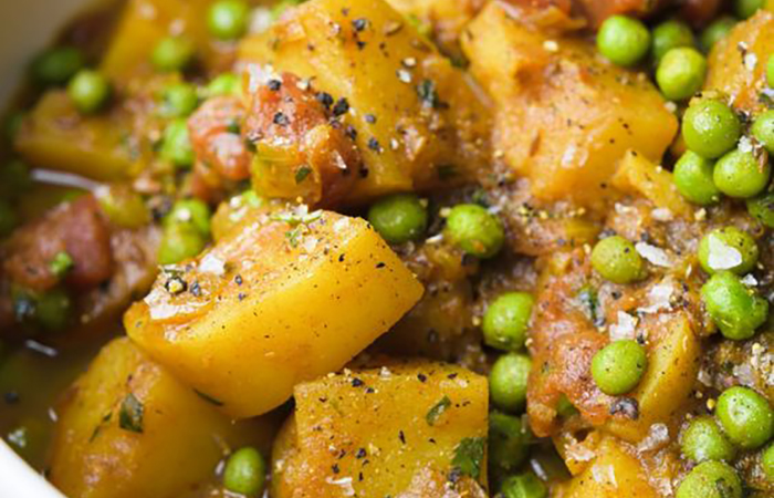 guisantes con patatas guisantes con patatas al modo indio