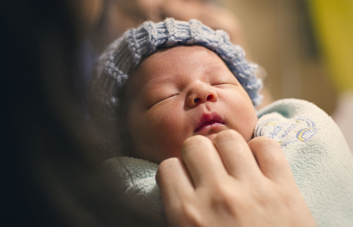 bebé durmiendo nombres cortos de niño: bebé durmiendo