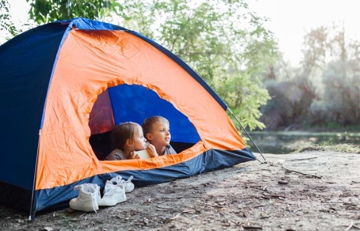 Beneficios de que los niños acampen desde que son pequeños