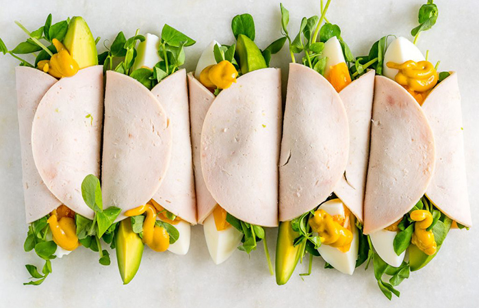cómo hacer aperitivos saludables con pavo Rollitos de pavo