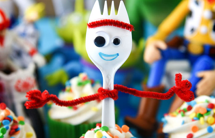Hacer a Forky para decorar pasteles Decoración de Forky