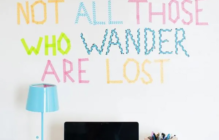 Cómo escribir en las paredes con washi tape frases motivadoras en la pared con washi tape
