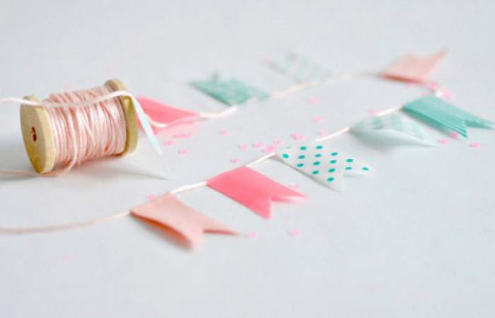 Cómo hacer una guirnalda con cinta adhesiva de colores guirnalda de banderines hechos con cinta adhesiva de colores