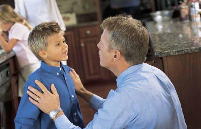 Cómo transmitir las reglas familiares Amabilidad al plantear las reglas familiares