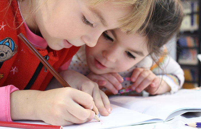 La escritura y lectura mejoran la concentración en los niños. Con 7 años tienen un alto tiempo de concentración