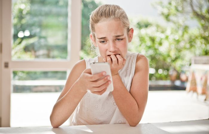 Ciberacoso es una forma de ataque psicológico Ciberacoso: una forma de maltrato