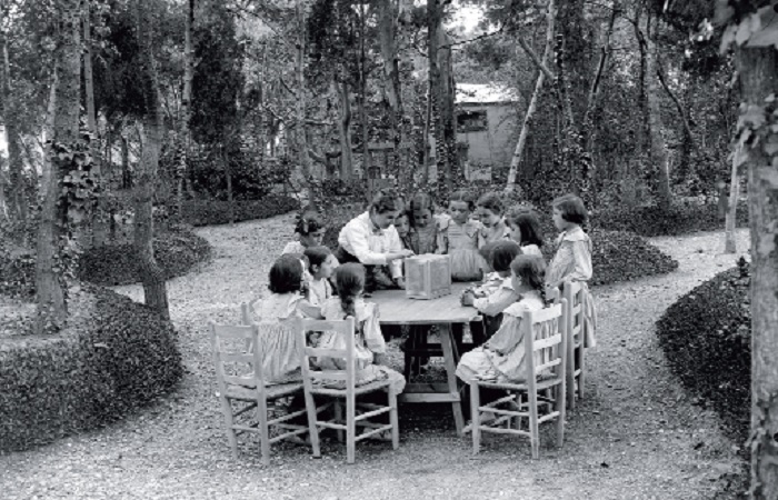 Escuela al aire libre Métodos de Rosa Sensat, en la naturaleza