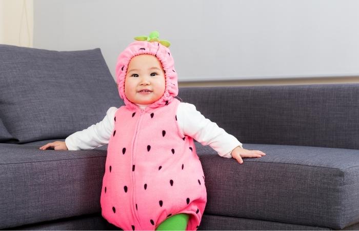 Cómo hacer un disfraz de fresa para tu bebé Disfraces de Halloween para bebés de fresa