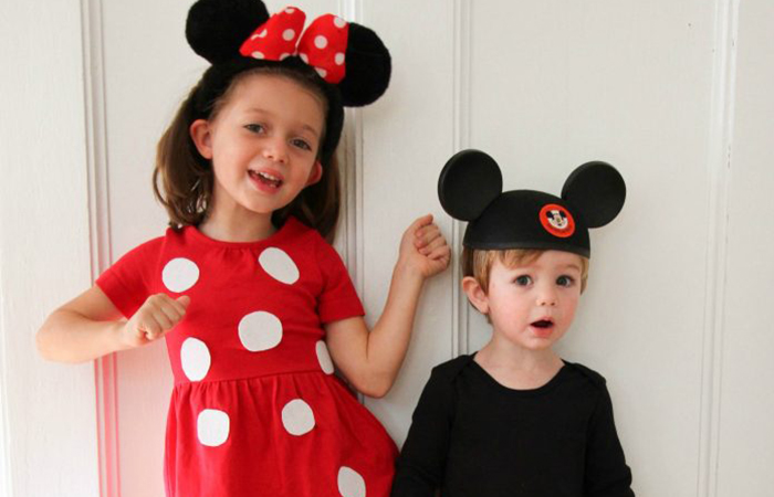 Cómo hacer un disfraz de dibujos animados de Mickey Mouse Disfraces de dibujos animados: de Mickey y Minnie Mouse