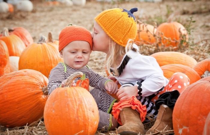 Cómo hacer disfraces para hermanos de calabaza Disfraces para hermanos de calabaza