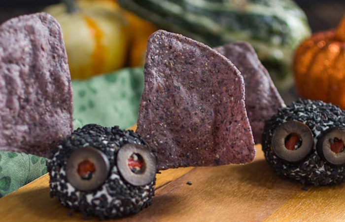 receta para hacer murciélagos de queso para una merienda de Halloween fácil murciélagos de queso