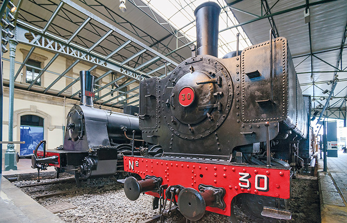 Visitar Asturias en familia e ir al Museo del ferrocarril Locomotora de vapor del Museo del ferrocarril de Asturias