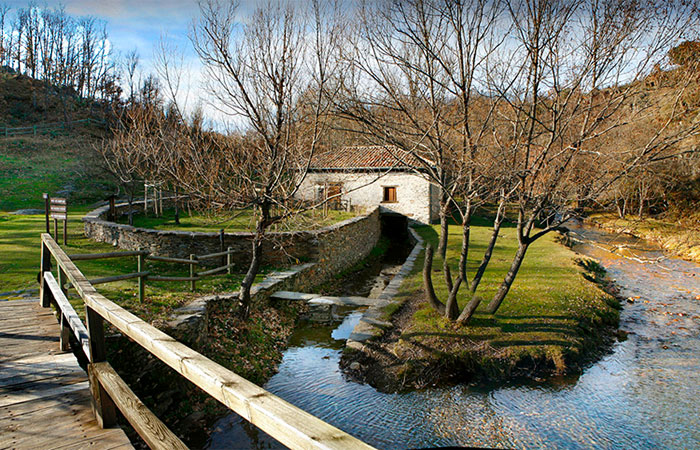 Ruta de molino a molino en La Hiruela, Madrid