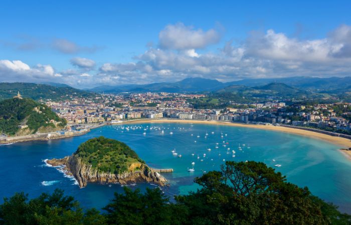 San Sebastián, una de las mejores ciudades para recorrer en bicicleta Ciudades de España para ir en bicicleta: San Sebastián