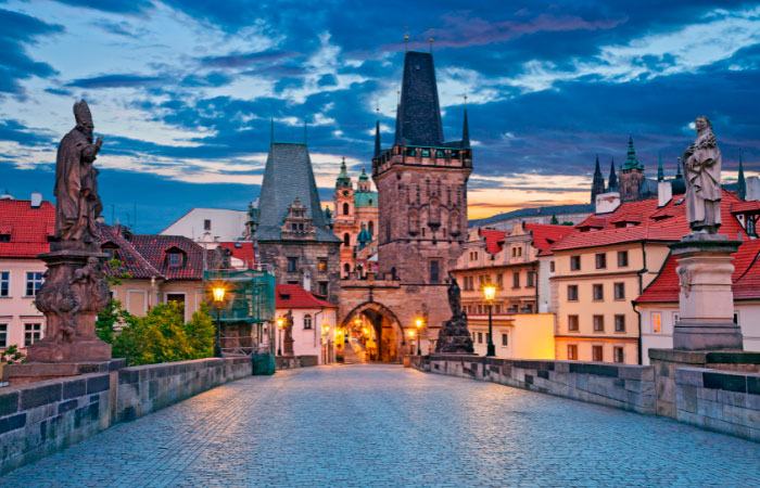 Praga, República Checa Praga es una de las mejores ciudades de Europa para visitar en invierno