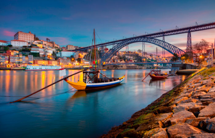 Oporto, Portugal Oporto Portugal destinos a dos horas de vuelo desde Madrid