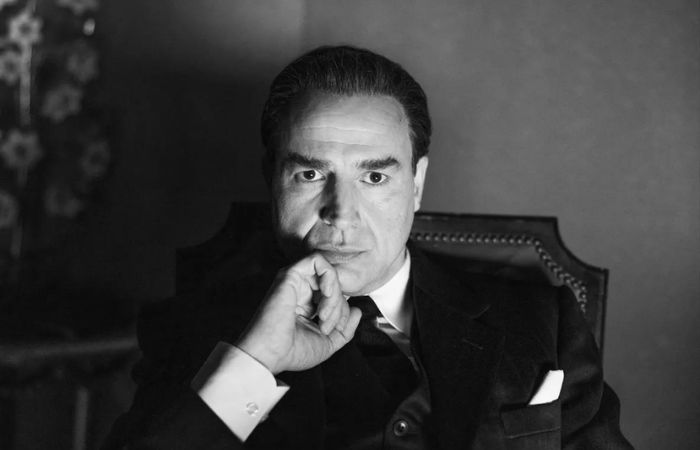 Miniserie sobre Balenciaga Balenciaga