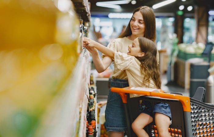 Mi hijo come poco: dejar que participe en la compra de alimentos Mi hijo come poco: supermercado