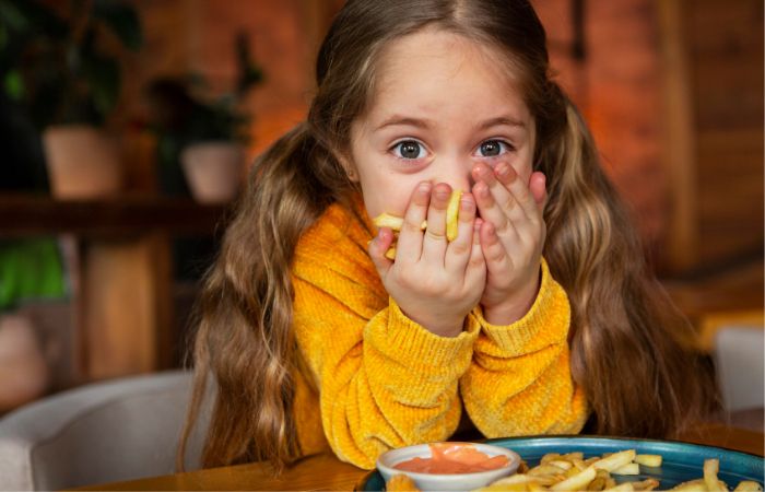 Mi hijo come poco, no recurrir a la comida rápida Mi hijo come poco: cuidado con darle comida rápida