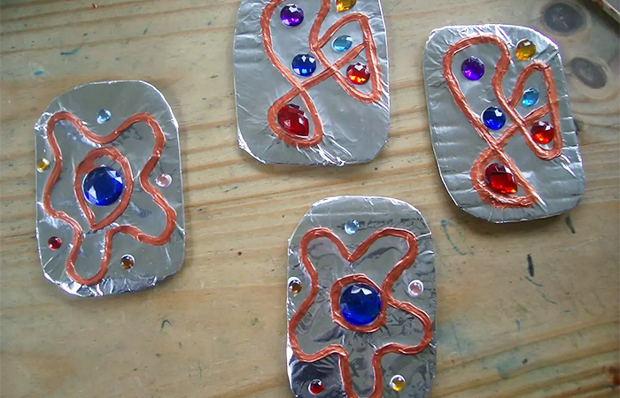 Cómo hacer un broche vikingo Manualidades para hacer un broche vikingo