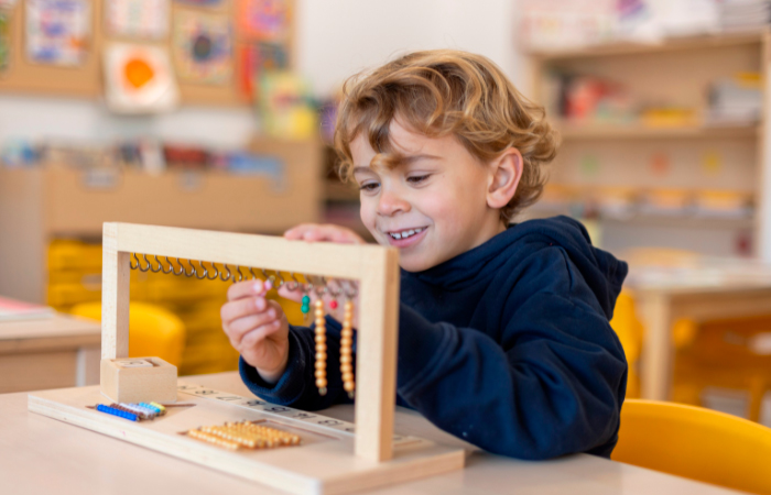Niños de Infantil en un aula de The English Montessori School The English Montessori School