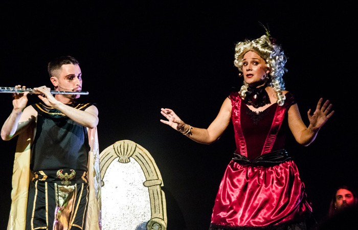 Sol va a la ópera