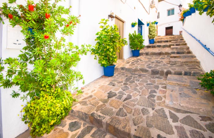 El pueblo museo que expone obras en las calles: Genalguacil Genalguacil, Málaga, pueblo bonito españa