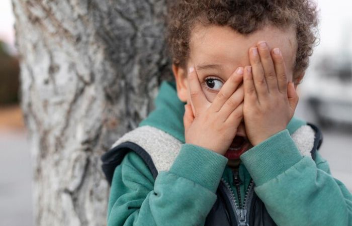 Hablar con extraños: evita asustar a tus hijos Hablar con extraños: miedo