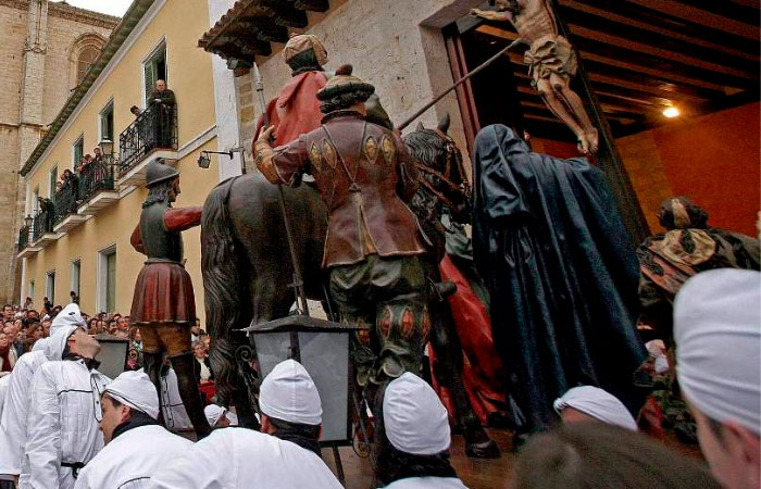Semanas Santas de interés turístico internacional: Medina de Rioseco Procesión en Medina de Rioseco