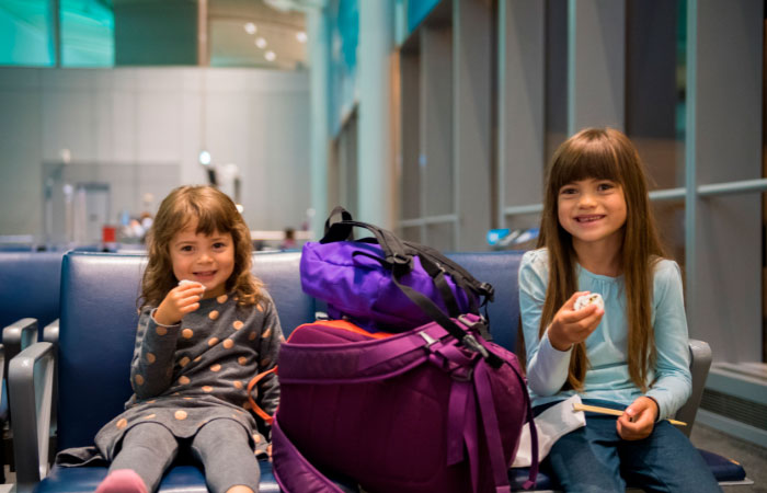 Niños que viajan solos: en la terminal de llegada Niños que viajan solos