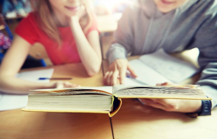 Libros para contrarrestar el uso excesivo de los móviles Desventajas del uso de los móviles en la infancia en detrimento de los libros