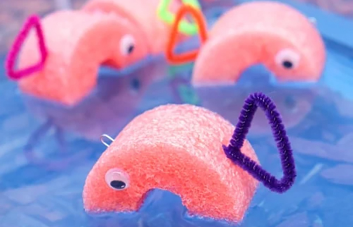 Cómo hacer un juego de pesca con trozos de churros de piscina Juego de pesca