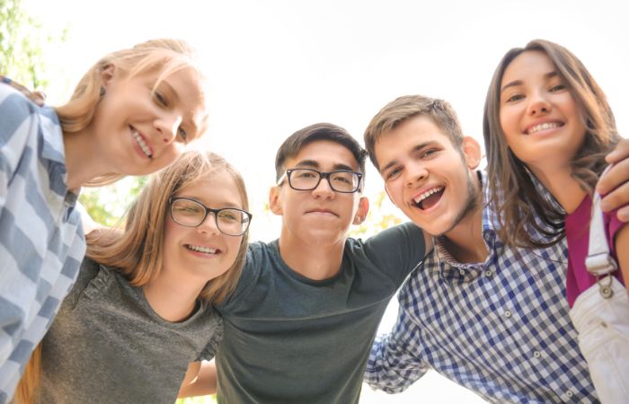 Buscando la compañía de sus pares, intentarán individualizarse los tres duelos de la adolescencia