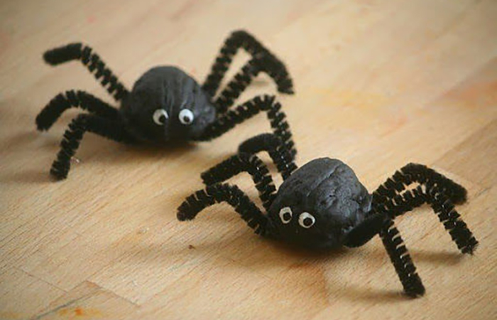 Cómo hacer arañas de cáscaras de nuez arañas con cáscaras de nuez