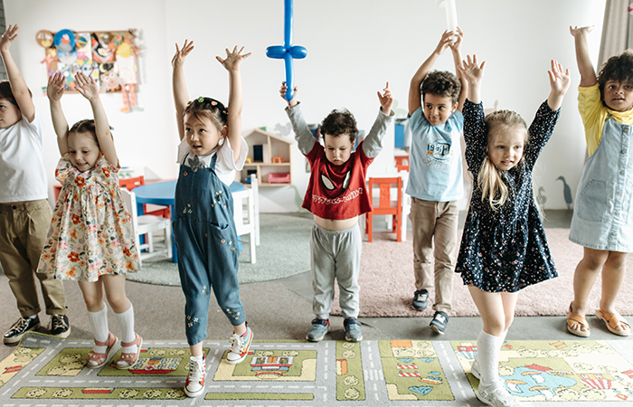 Jugar en las clases de francés para reforzar el aprendizaje Cursos de la Alianza Francesa de Madrid para niños