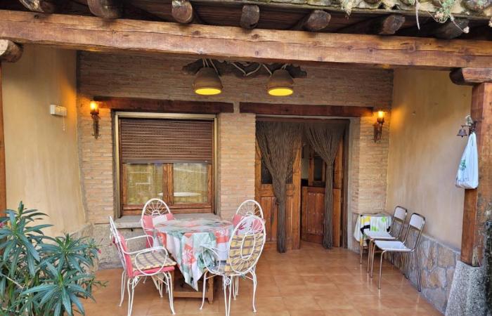 Los espacios exteriores son ideales para relajarse en familia casa rural la vid cerca de madrid