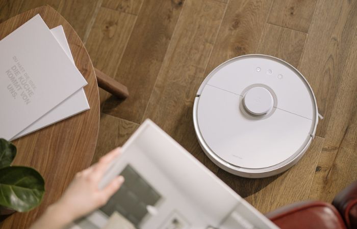 mientras el robot aspirador trabaja tú puedes hacer otras cosas robot aspirador