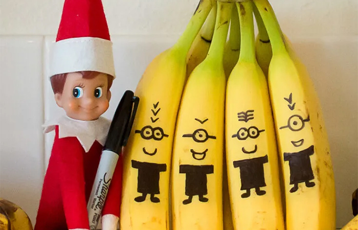 Ideas de Elf on the Shelf con plátanos decorados como Minions Ideas con Elf on the Shelf