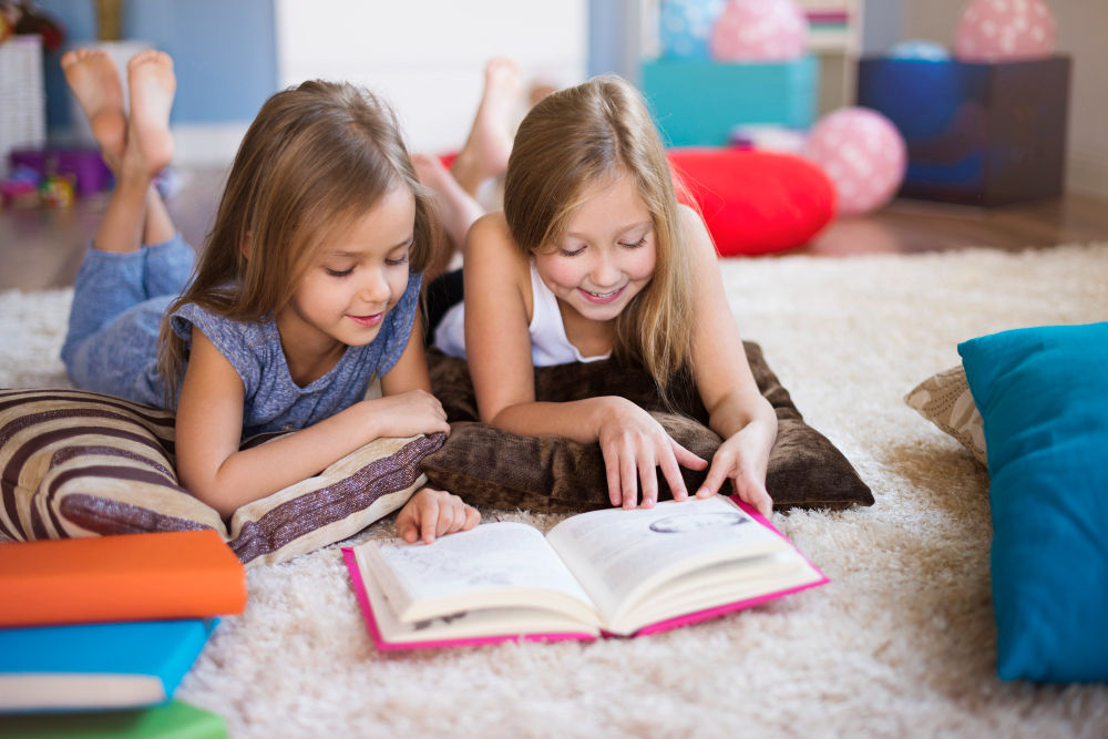 Niñas leyendo libros feministas Libros para el Día de la Mujer