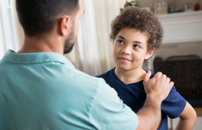 Conversaciones incómodas que debemos mantener con los niños