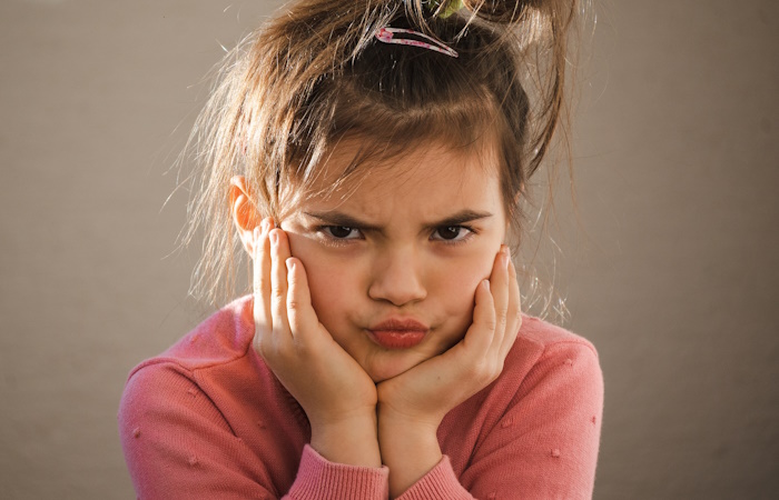Niña con crisis de los 7 años