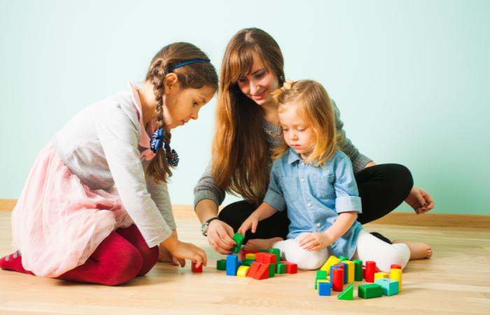 Intenta pasar tiempo de calidad y fomentar las actitudes positivas niños que reclaman la atencion