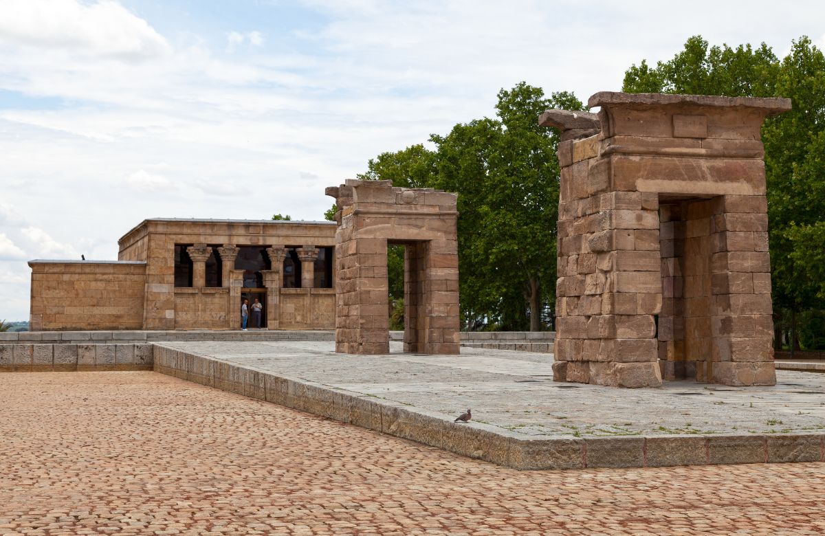 Templo de Debod sin agua Templo de Debod, Madrid | Fuente: Canva
