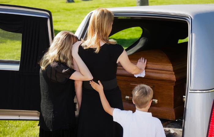 A veces es más importante mostrar apoyo que decir algo potencialmente dañino Frases prohibidas ante la muerte de un ser querido