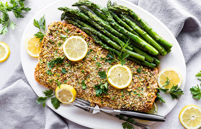 Receta de salmón con costra de pistacho salmón con costra de pistacho