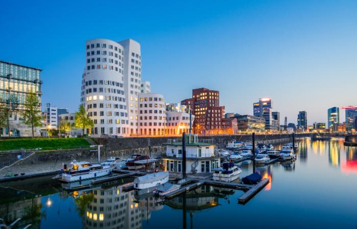 El Medienhafen, el puerto de Düsseldorf Düsseldorf alemania eurocopa 2024