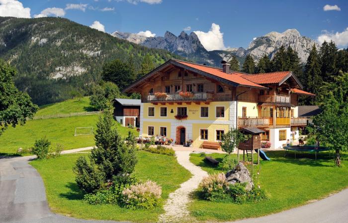 Alójate en el corazón del Tirol austríaco granjas del tirol austria montañas